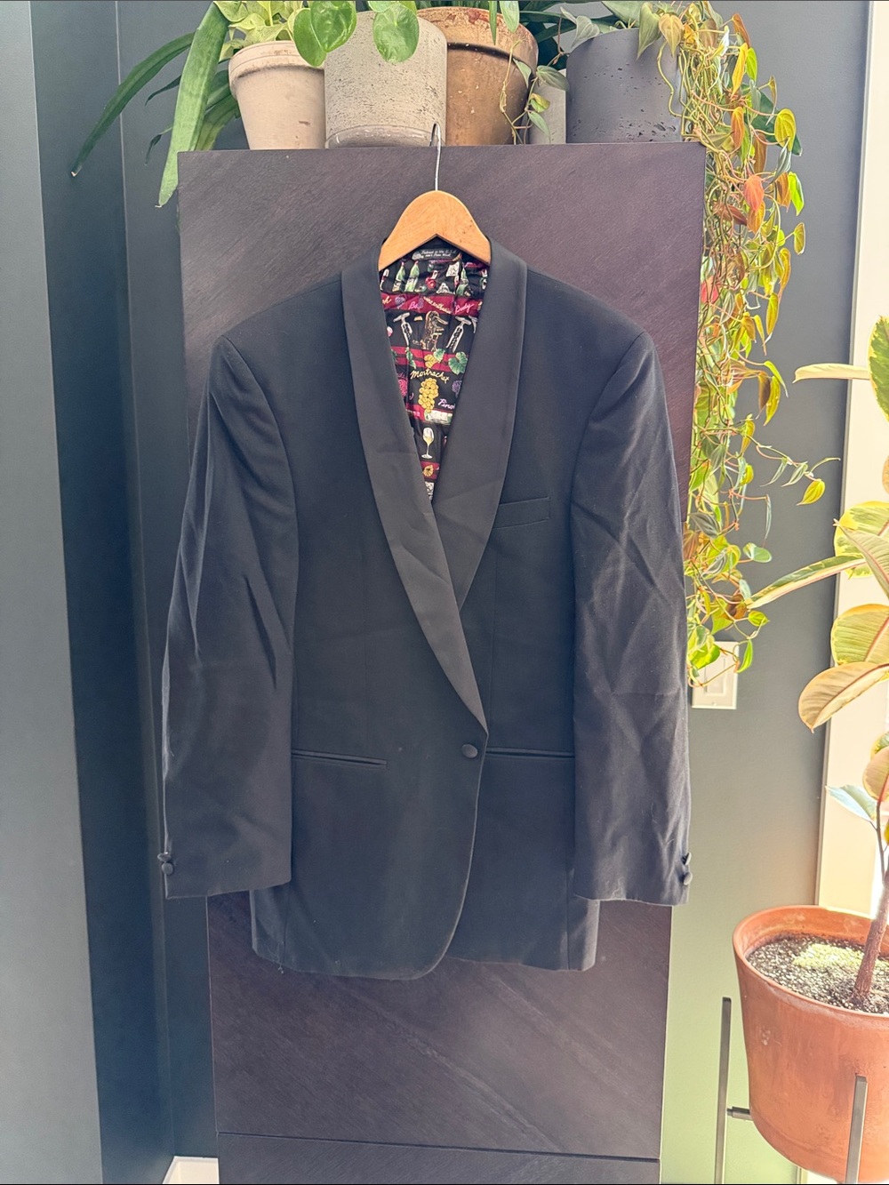 Nicole Miller Tuxedo Jacket and Pant Set 40L 34W
